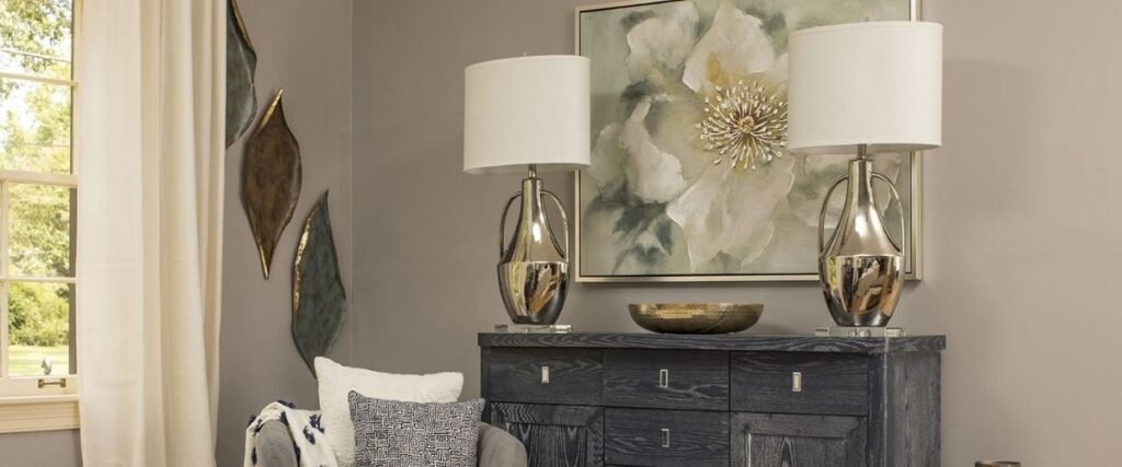 choose the right lamp for your sideboard